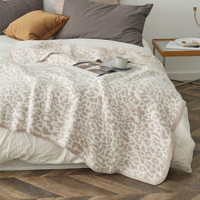 Plaid Fausse Fourrure Léopard Blanc et Beige | Univers Plaid 